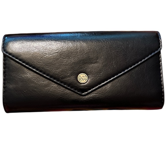 Michael Kors Jet Set Travel Wallet - Picture 1 of 3